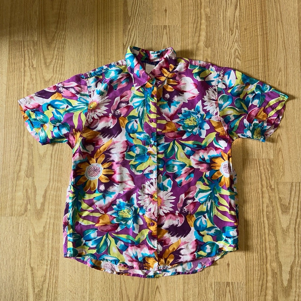 H.E.R - Button Up Party T Shirt - Size M